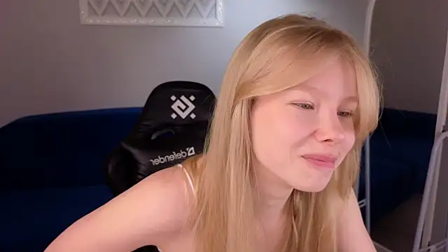 Snapshot of Sarra_Cooper chatting on January 20, 2025, 4:21 am Sarra Cooper online show from January 20, 2025, 4:21 am