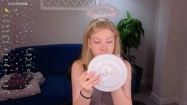 Snapshot of Sarra_Cooper chatting on January 22, 2025, 1:10 am Sarra Cooper online show from January 22, 2025, 1:10 am