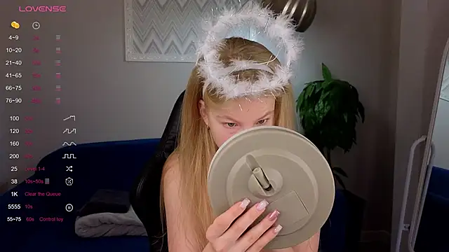 Snapshot of Sarra_Cooper chatting on January 23, 2025, 1:08 am Sarra Cooper online show from January 23, 2025, 1:08 am