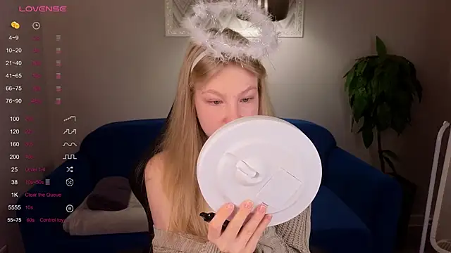 Snapshot of Sarra_Cooper chatting on February 12, 2025, 1:09 am Sarra Cooper online show from February 12, 2025, 1:09 am