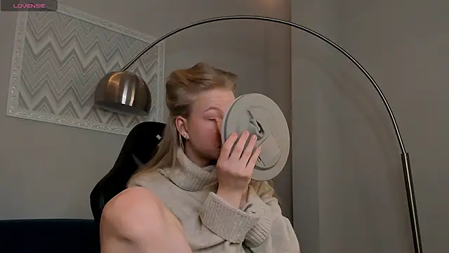 Snapshot of Sarra_Cooper chatting on February 28, 2025, 1:15 am Sarra Cooper online show from February 28, 2025, 1:15 am