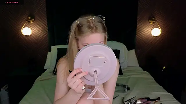 Snapshot of Sarra_Cooper chatting on March 10, 2025, 1:12 am Sarra Cooper online show from March 10, 2025, 1:12 am