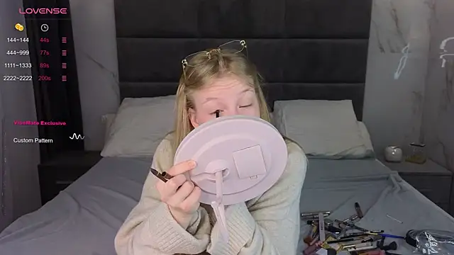 Snapshot of Sarra_Cooper chatting on March 14, 2025, 1:16 am Sarra Cooper online show from March 14, 2025, 1:16 am