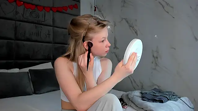 Snapshot of Sarra_Cooper chatting on March 20, 2025, 1:13 am Sarra Cooper online show from March 20, 2025, 1:13 am