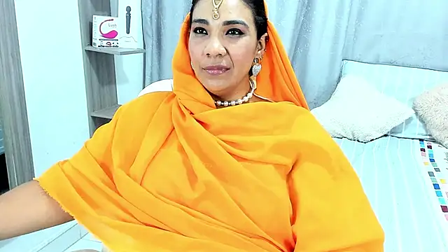  Lakshmi hotx online show from December 6, 2024, 3:44 pm