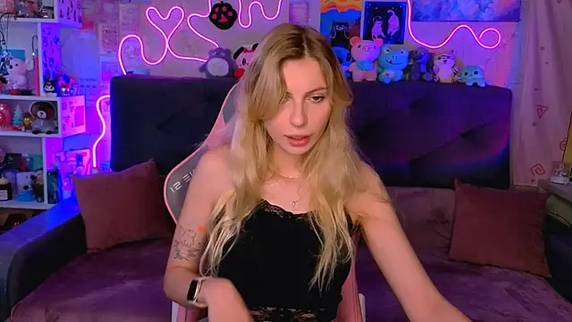 Maria Hunt online show from October 25, 2025, 4:53 am