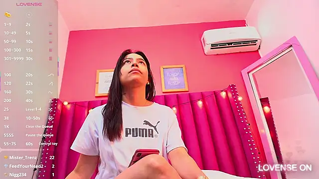 littleebluee online show from February 13, 2025, 3:07 am