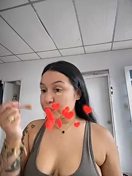 Pretty Isadora online show from February 5, 2025, 6:37 pm