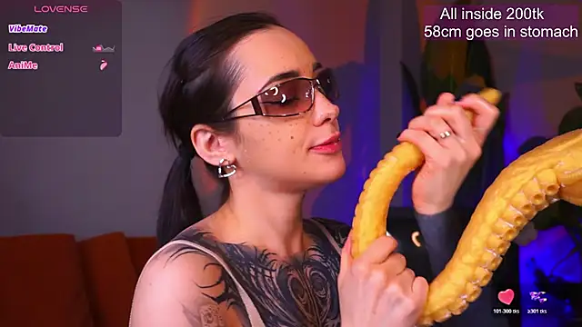 EvaCanton online show from April 16, 2026, 2:01 am