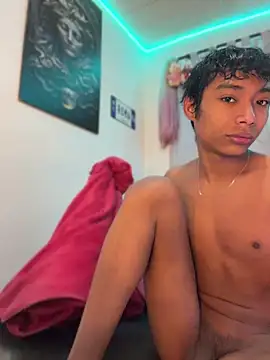 Snapshot of alejo_cute chatting on June 13, 2026, 12:14 pm alejo cute online show from June 13, 2026, 12:14 pm