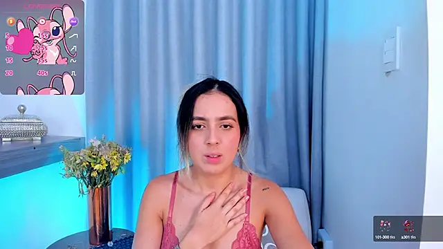 Lucyortiz  online show from February 13, 2025, 5:11 pm
