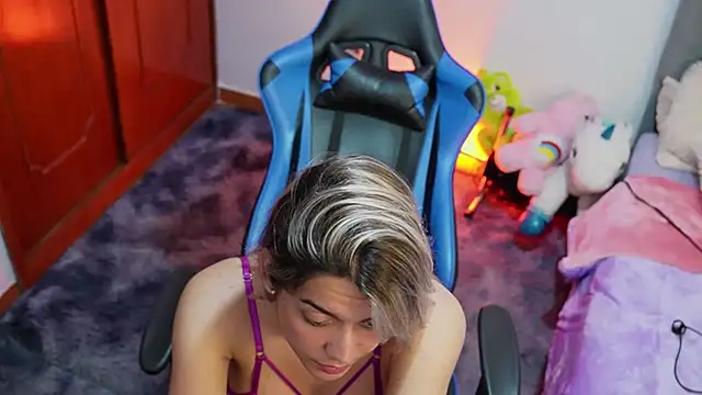 tay ler3 online show from January 20, 2025, 3:48 am