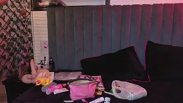 Amy hoy69 online show from September 25, 2025, 2:37 am