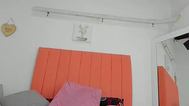 satsu u online show from October 11, 2025, 7:01 pm