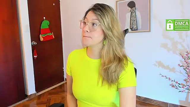 Chanelll Taylorr  online show from January 5, 2025, 1:04 pm