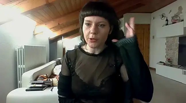 OniricFemme online show from February 24, 2025, 6:16 am