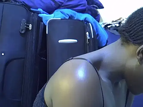 Adaline-Paris online show from October 20, 2025, 4:57 am