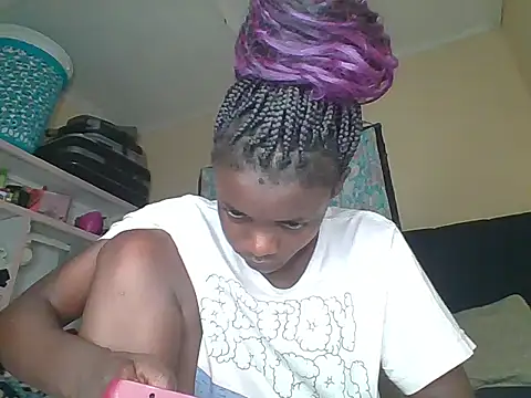 awino001 online show from April 9, 2026, 1:16 am