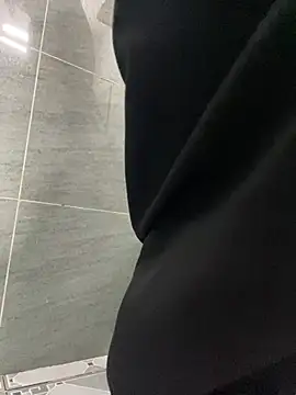 Milk Mom99 online show from March 19, 2026, 6:39 am