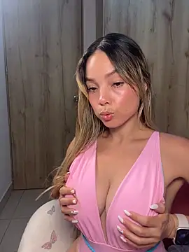 nakary00 online show from October 3, 2025, 11:35 pm