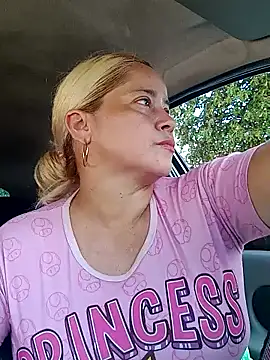 Snapshot of natally_ross21 chatting on January 11, 2025, 2:15 pm natally ross21 online show from January 11, 2025, 2:15 pm