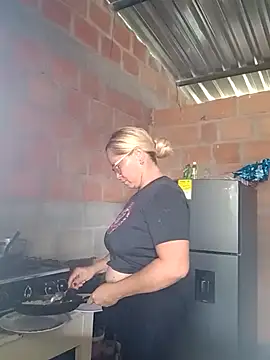 Snapshot of natally_ross21 chatting on February 14, 2025, 12:57 pm natally ross21 online show from February 14, 2025, 12:57 pm