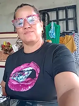 Snapshot of natally_ross21 chatting on February 18, 2025, 1:00 pm natally ross21 online show from February 18, 2025, 1:00 pm