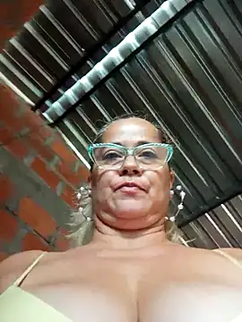 Snapshot of natally_ross21 chatting on September 21, 2025, 12:40 pm natally ross21 online show from September 21, 2025, 12:40 pm