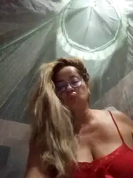 Snapshot of natally_ross21 chatting on November 8, 2025, 6:35 am natally ross21 online show from November 8, 2025, 6:35 am