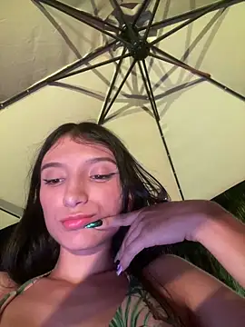 Snapshot of loly-yandere chatting on January 11, 2025, 11:35 pm loly-yandere online show from January 11, 2025, 11:35 pm