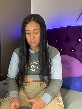 luna asss online show from January 9, 2025, 12:30 pm