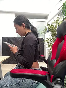 luna asss online show from February 20, 2025, 2:02 pm