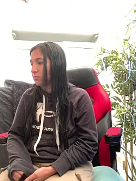 luna asss online show from March 4, 2025, 1:49 pm