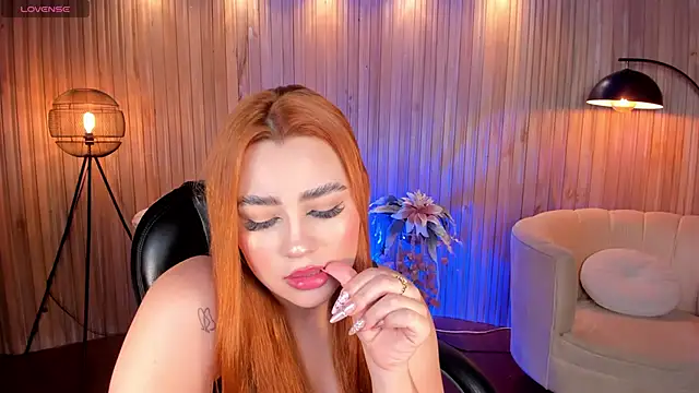 SamanthaKlein  online show from December 29, 2024, 11:29 pm