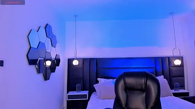 SamanthaKlein  online show from January 23, 2025, 3:37 am