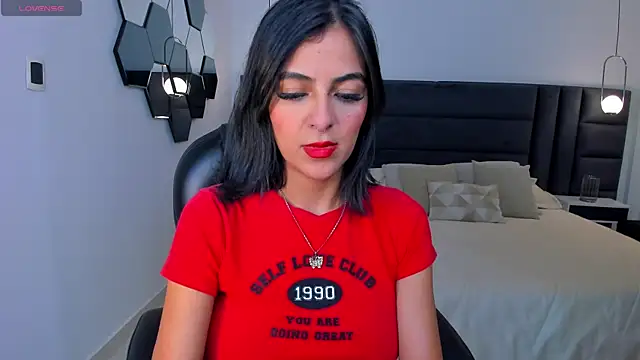 Snapshot of VictoriaMilan_ chatting on December 14, 2024, 7:25 pm VictoriaMilan online show from December 14, 2024, 7:25 pm
