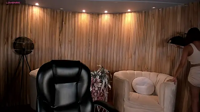 Snapshot of VictoriaMilan_ chatting on March 2, 2025, 11:53 pm VictoriaMilan online show from March 2, 2025, 11:53 pm