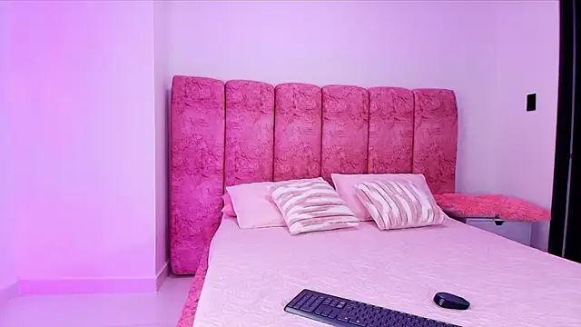 kendal rossi online show from November 9, 2025, 12:14 pm