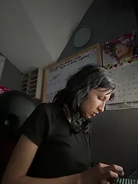 Snapshot of Naomi-Haruno chatting on May 11, 2026, 5:24 am Naomi-Haruno online show from May 11, 2026, 5:24 am
