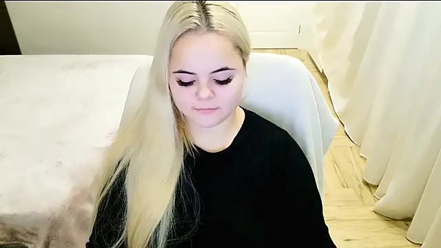 lovely-eyes online show from December 1, 2024, 11:04 pm