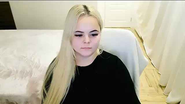 lovely-eyes online show from December 2, 2024, 5:15 am