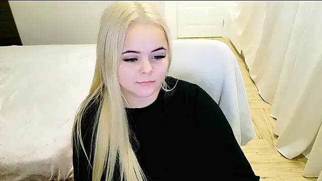 lovely-eyes online show from December 6, 2024, 12:12 am