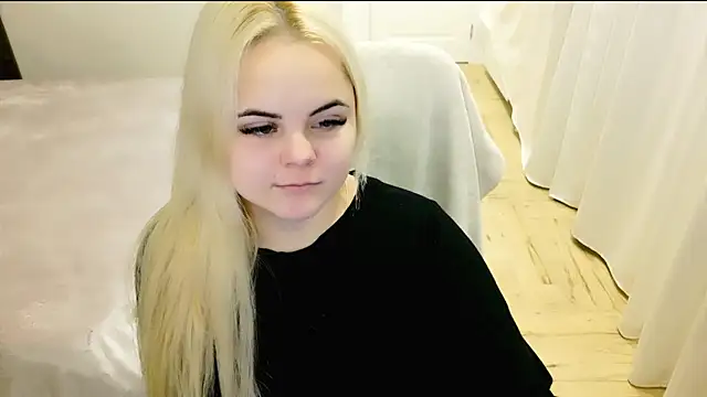 lovely-eyes online show from January 25, 2025, 9:25 pm