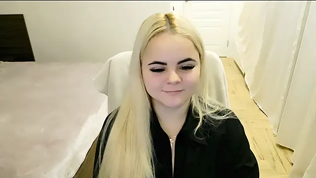 lovely-eyes online show from February 1, 2025, 4:54 pm