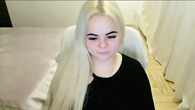 lovely-eyes online show from February 28, 2025, 2:42 am