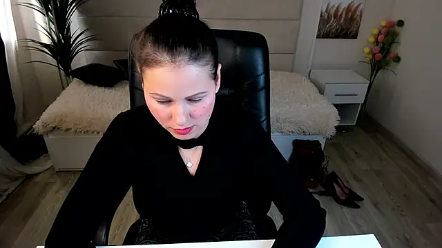 Dana  dom online show from February 18, 2025, 4:48 am