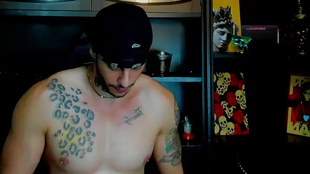 Snapshot of RickG_Oficial chatting on November 2, 2025, 2:03 am RickG Oficial online show from November 2, 2025, 2:03 am