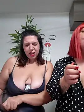 Snapshot of carolyne2023 chatting on September 23, 2025, 5:54 am carolyne2023 online show from September 23, 2025, 5:54 am