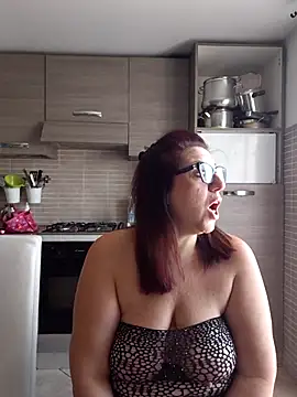 Snapshot of carolyne2023 chatting on November 5, 2025, 8:25 am carolyne2023 online show from November 5, 2025, 8:25 am