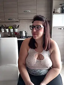 carolyne2023 online show from December 1, 2025, 9:14 am